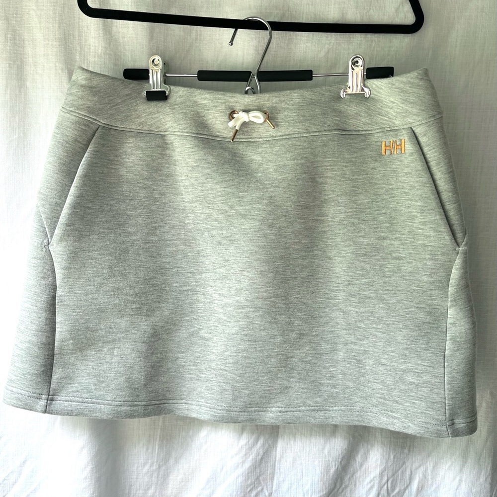Helly Hansen Naiad athleisure skirt - perfect for running errands after the gym